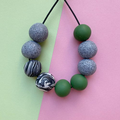 Khaki green zero waste necklace